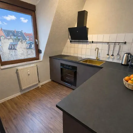 Grosszuegige Maisonette Nahe Innenstadt Altbauflair